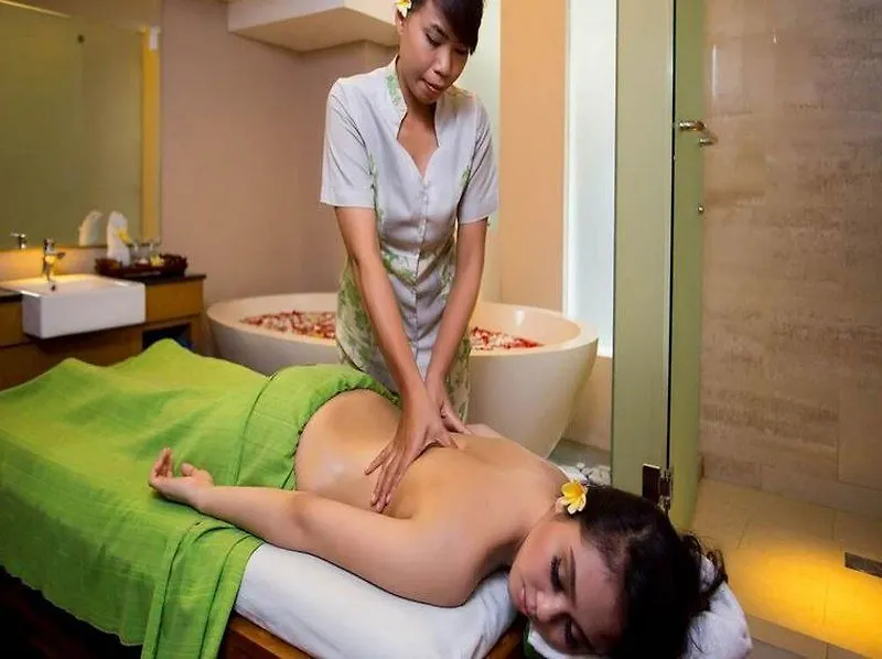 Grand Ixora Kuta Resort Szálloda